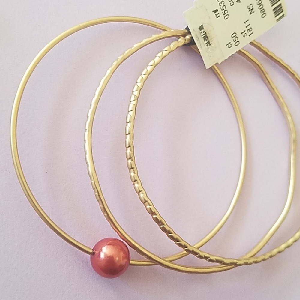 Bracelets - Picture 3 of 3